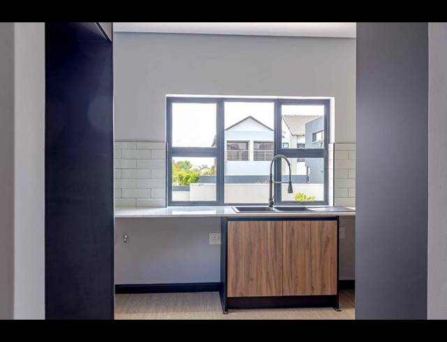 5 BEDROOM HOUSE FOR SALE IN COPPERLEAF ESTATE